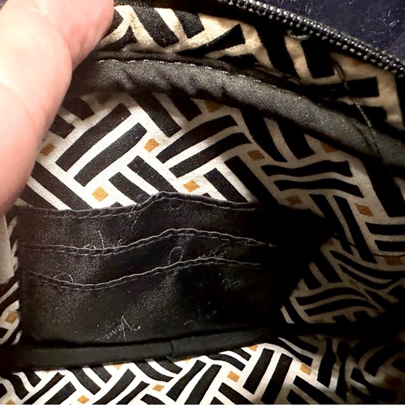 Vera Bradley Quilted Fabric-Black Crossbody w/chain-Excellent Preowned Condition - Picture 5 of 7